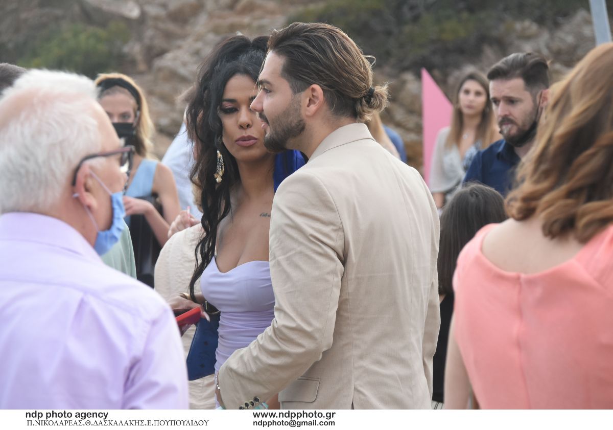 Ο Χρήστος Μάστορας με την πρώην σύντροφό του, Χριστίνα Παπαδέλη, σε βάπτιση