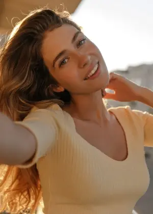 λαμπερά μαλλιά με medmelon