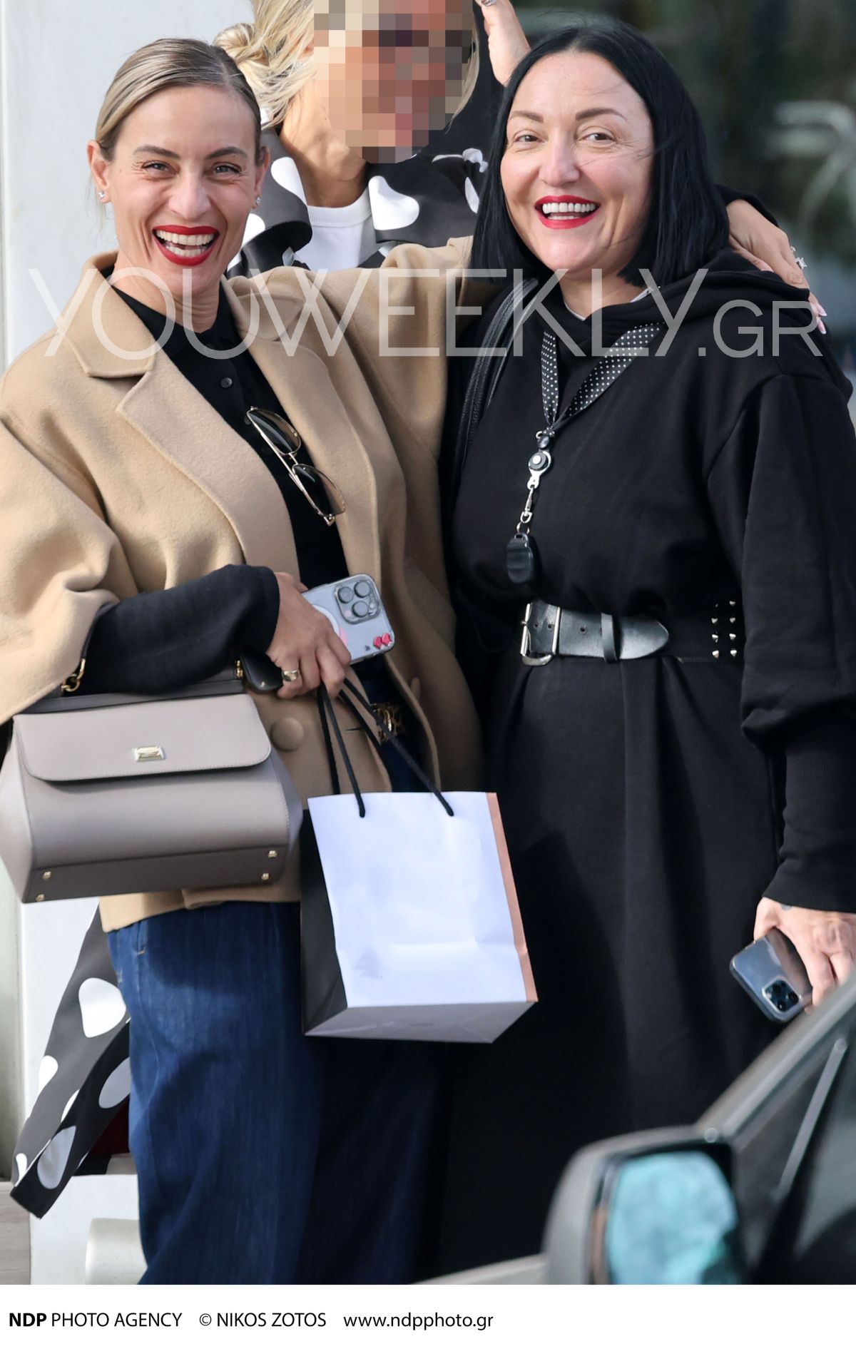 Η Ελεονώρα Μελέτη με τη Λένα Κατσανίδου στη Γλυφάδα