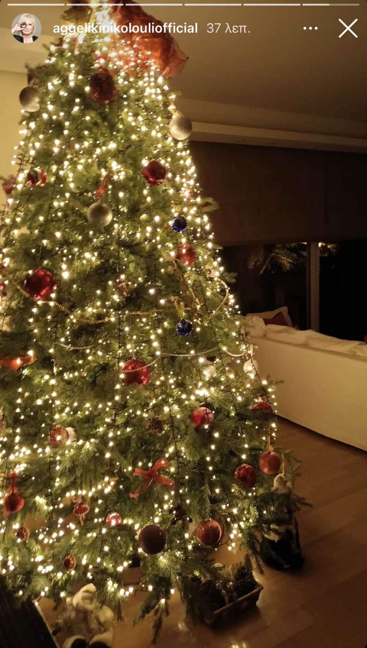 Το Χριστουγεννιάτικο δέντρο της Αγγελικής Νικολούλη
