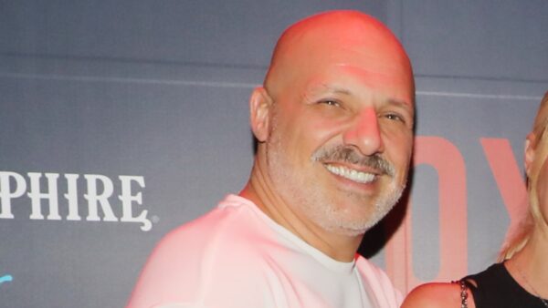 Ο Νίκος Μουτσινάς σε έξοδό του