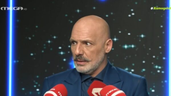 Νίκος Μουτσινάς στην κάμερα του Χαμογέλα και Πάλι