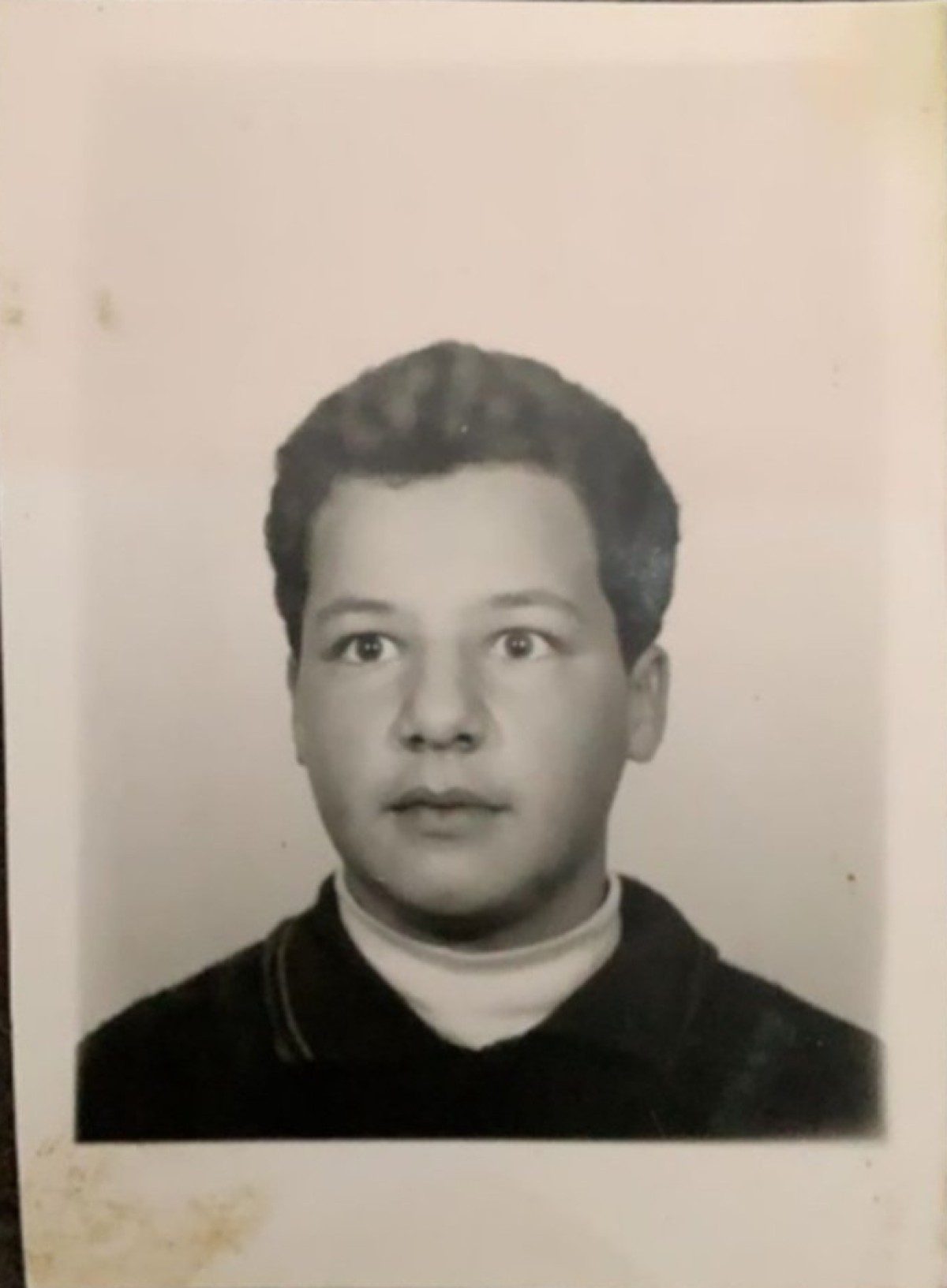 Ο Νίκος Μουτσινάς στην παιδική του ηλικία