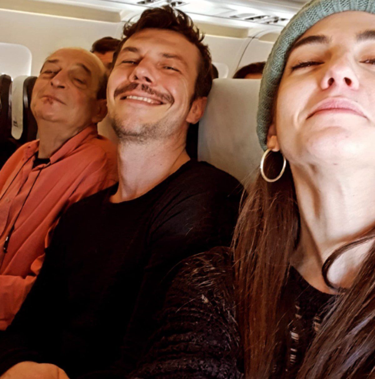 Παντούση, Μανουσάκης και Παπαζήσης στο αεροπλάνο