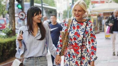 Η Έλενα Χριστοπούλου και η Ηλιάνα Παπαγεωργίου σε βόλτα στο κέντρο της Αθήνας