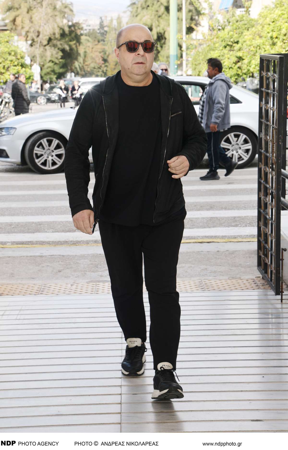 Ο Σεφερλής στην κηδεία του Δημήτρη Σούρα