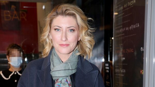 Η Σία Κοσιώνη σε βραδινή έξοδο.