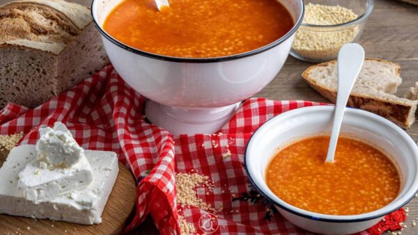 Τραχανάς με ντομάτα