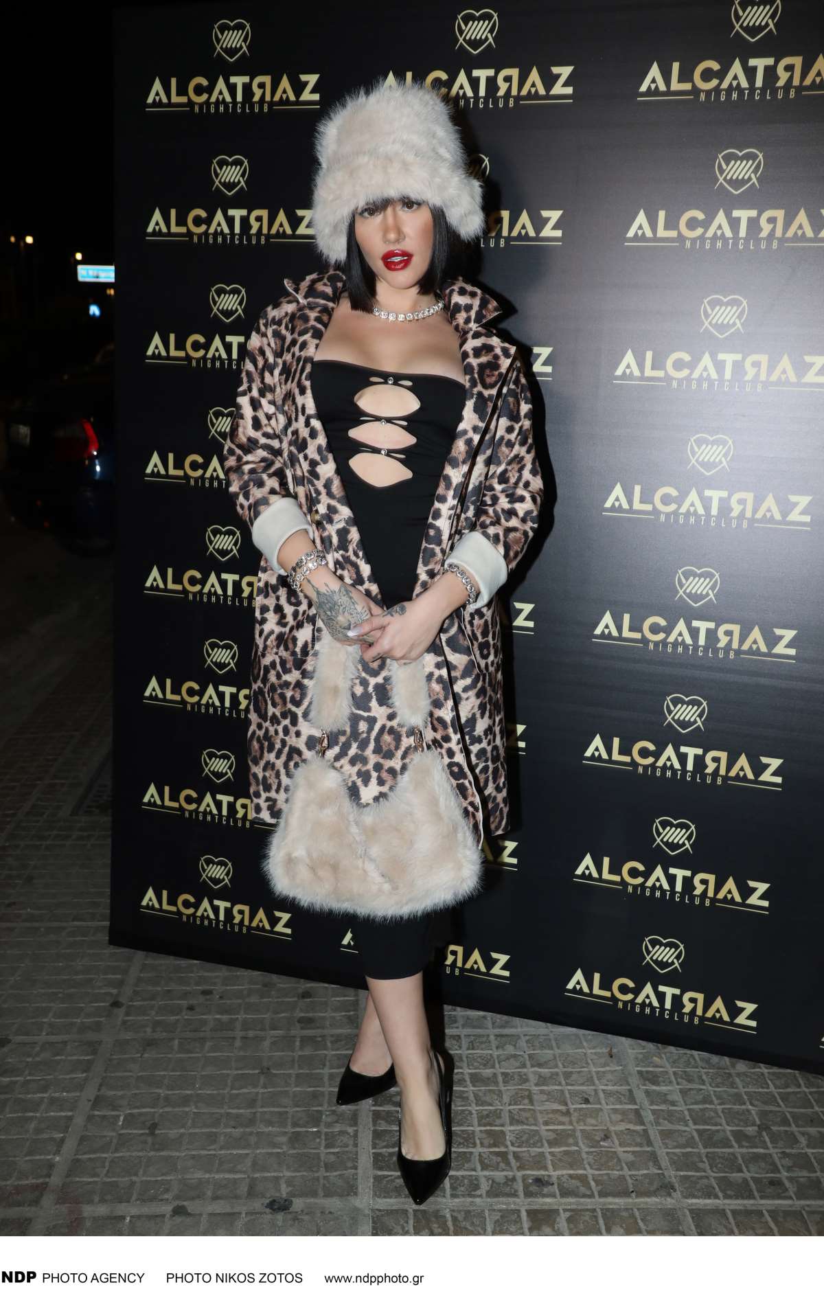 Η Έλενα Τσαγκρινού σε βραδινή έξοδο