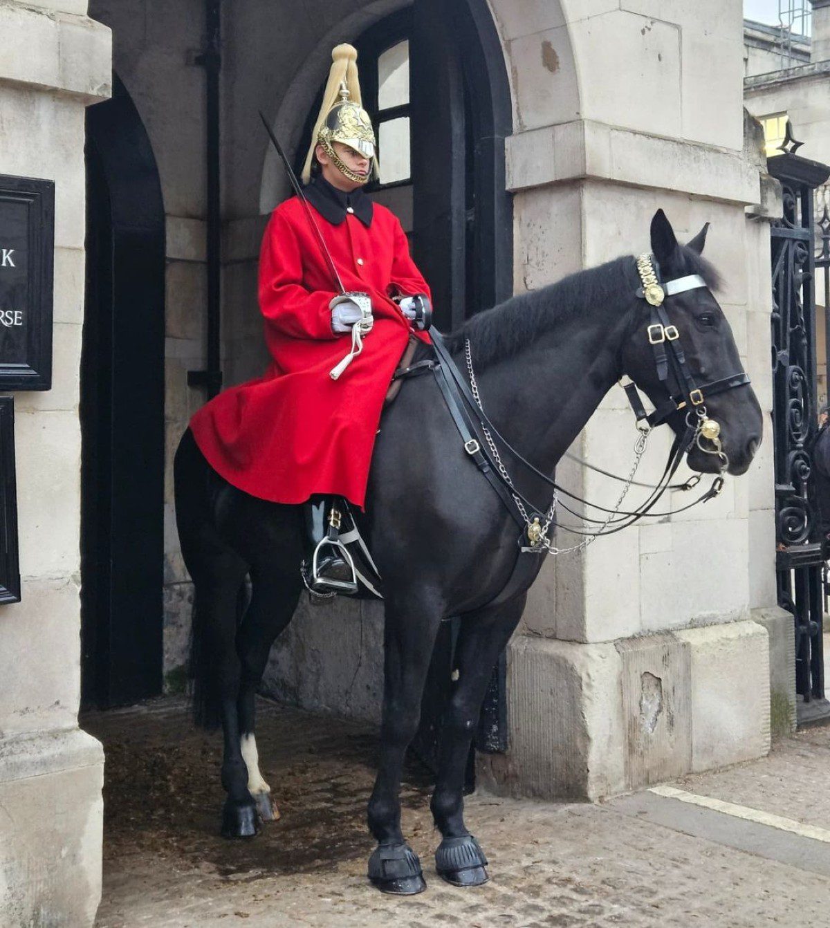 H Βασιλική Μιλλούση που ταξίδεψε στο εξωτερικό και πιο συγκεκριμένα στο Λονδίνο. 