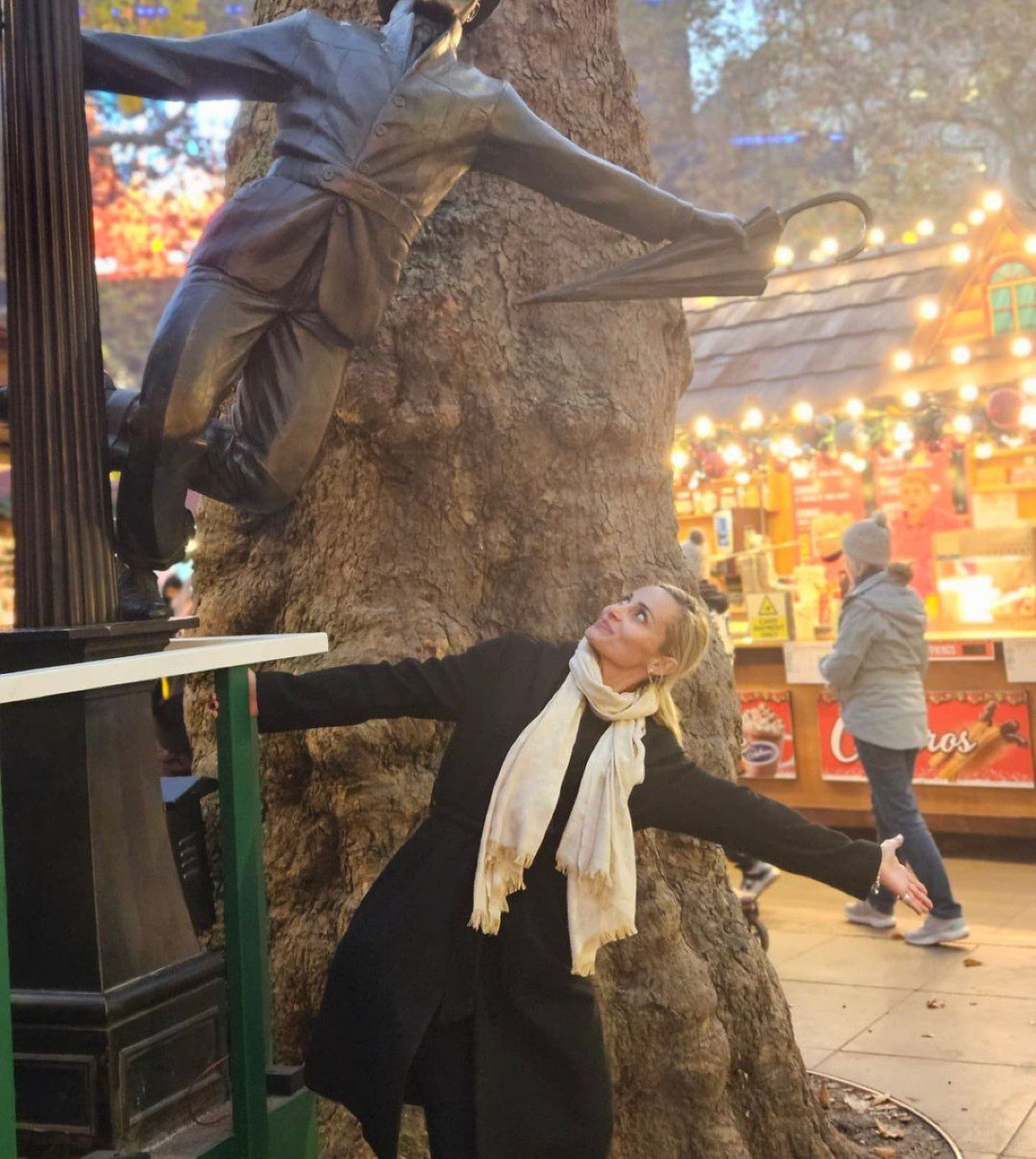 H Βασιλική Μιλλούση που ταξίδεψε στο εξωτερικό και πιο συγκεκριμένα στο Λονδίνο. 