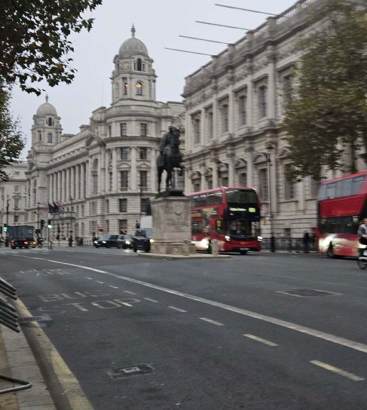 H Βασιλική Μιλλούση που ταξίδεψε στο εξωτερικό και πιο συγκεκριμένα στο Λονδίνο. 