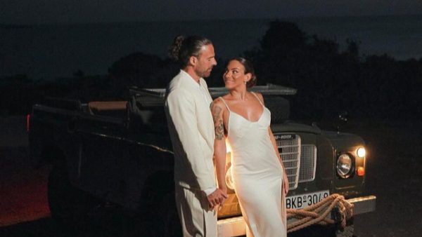 Η Ευρυδίκη Βαλαβάνη και ο Γρηγόρης Μόργκαν στη φωτογράφιση του γάμου τους