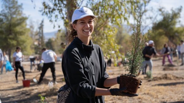 Ο πλανήτης μας χρειάζεται: Το φυσικό μεταλλικό νερό Βίκος φύτεψε 1.000 δενδρύλλια στην 5η Πανελλαδική Εθελοντική Φύτευση της We4all