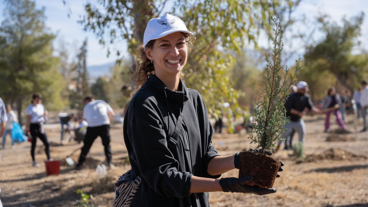 Ο πλανήτης μας χρειάζεται: Το φυσικό μεταλλικό νερό Βίκος φύτεψε 1.000 δενδρύλλια στην 5η Πανελλαδική Εθελοντική Φύτευση της We4all