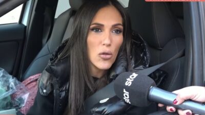 Η Ανθή Βούλγαρη στο αυτοκίνητό της