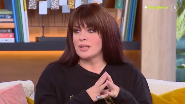 H Νένα Χρονοπούλου στο πλατό του MEGA