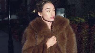 Κοπέλα με καφέ γούνα Zara