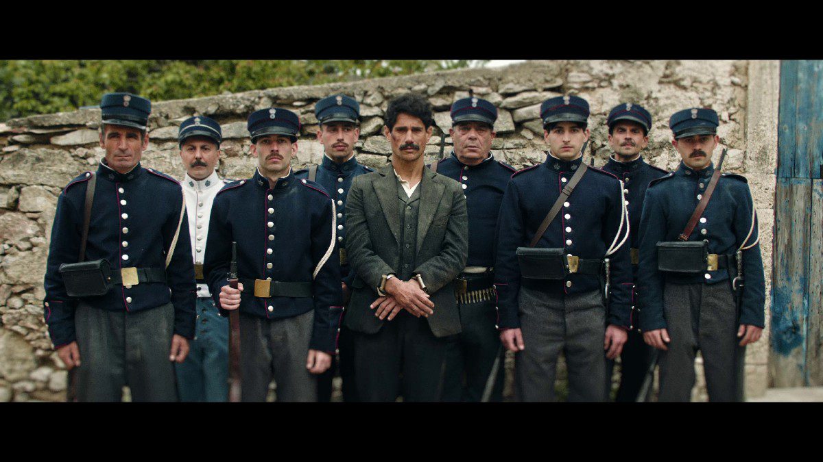 Σκηνή από την σειρά 17 κλωστές