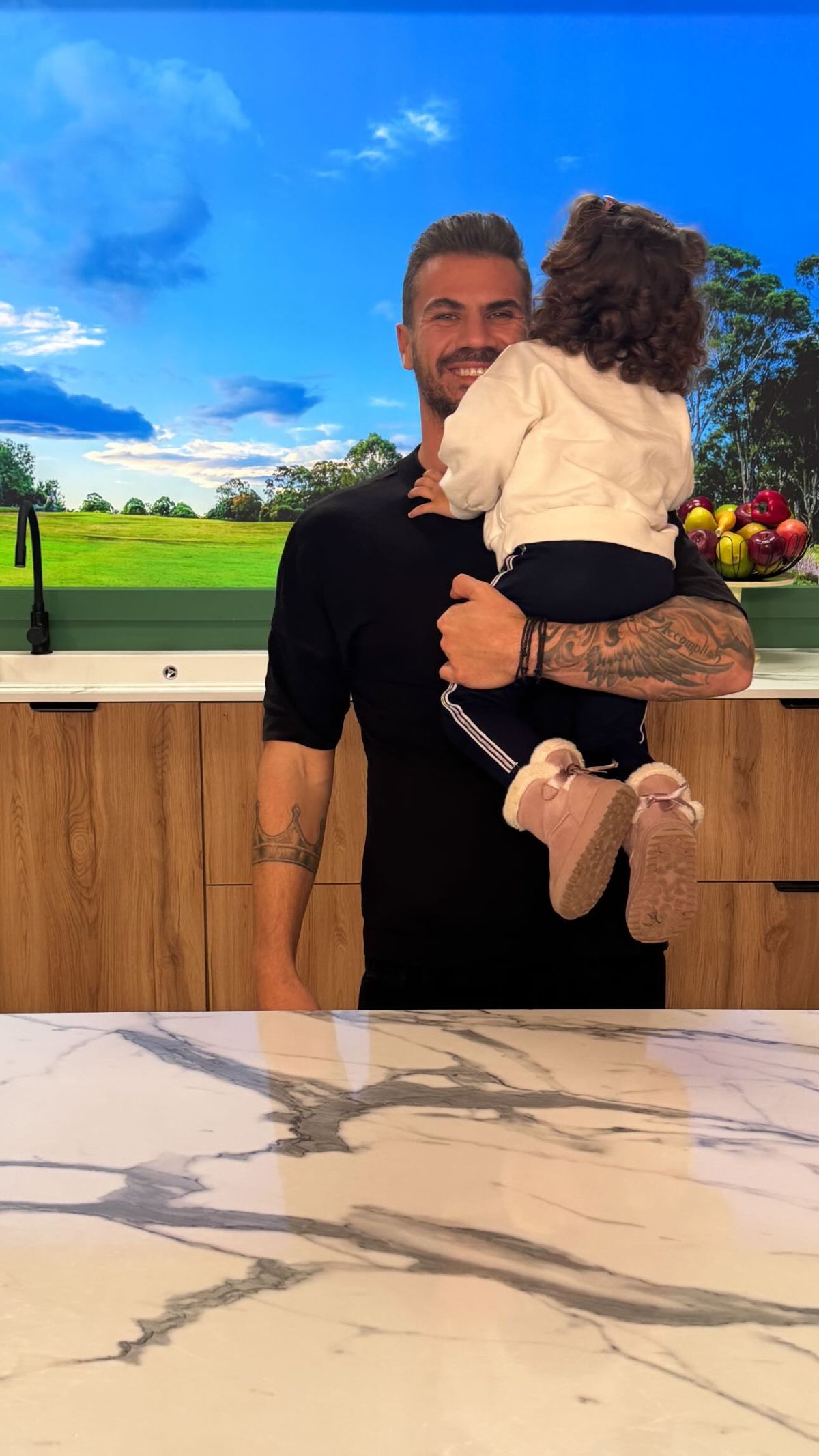 Ο Άκης Πετρετζίκης με την κόρη του