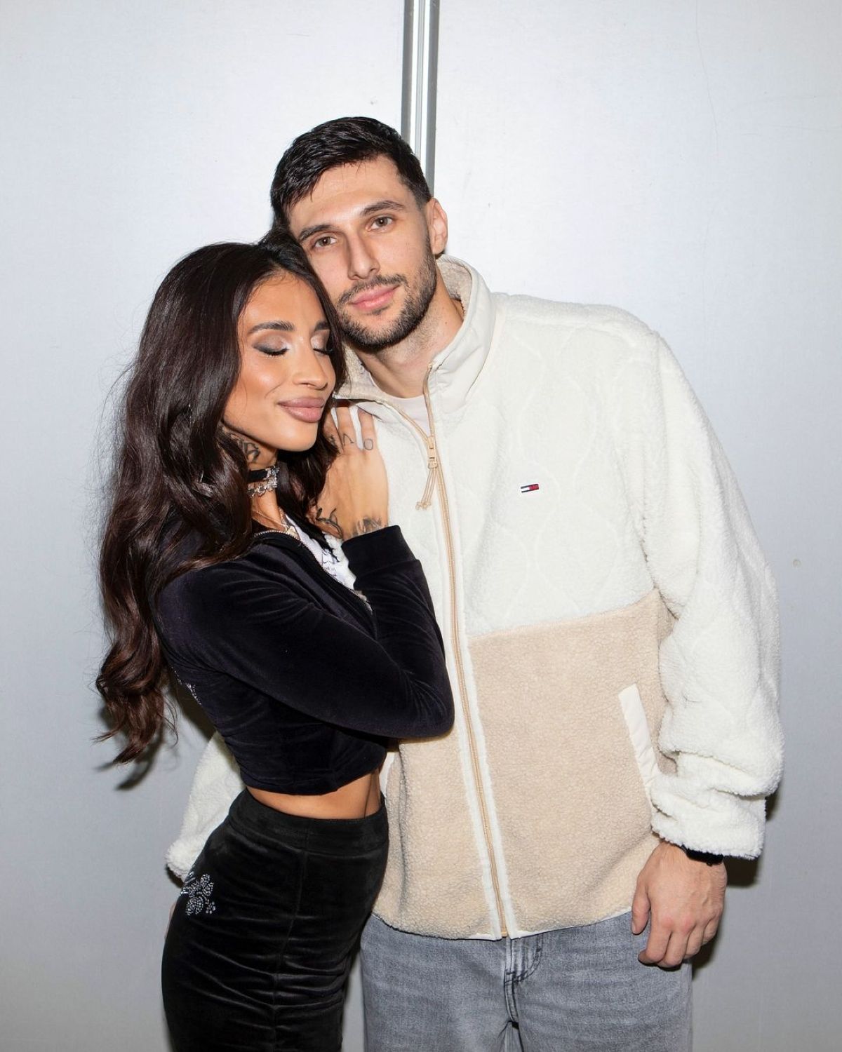 Dat Lilly με τον σύντροφό της, Στέλιο Παπαφλωράτο