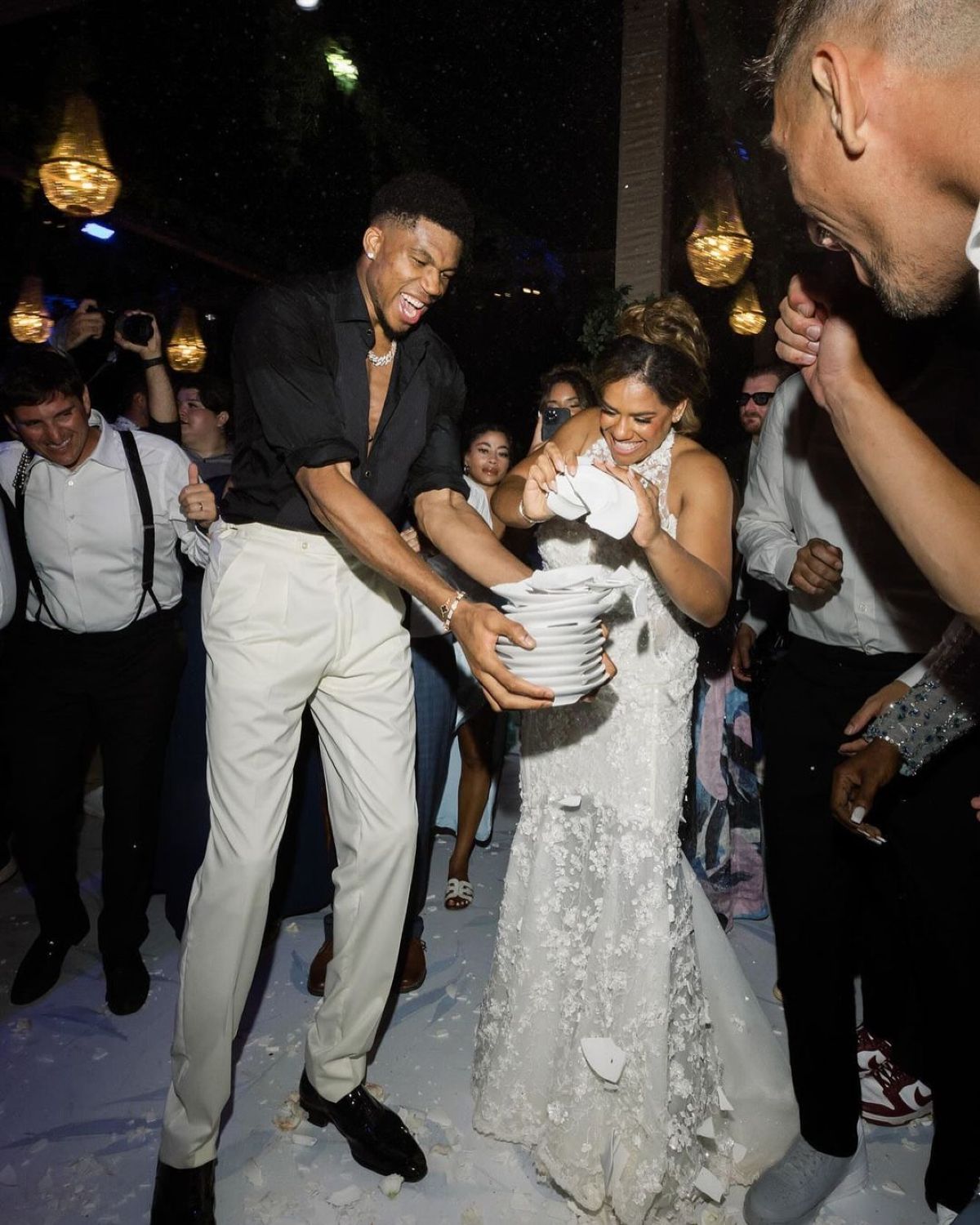 Ο Γιάννης Αντετοκούνμπο με τη σύζυγό του