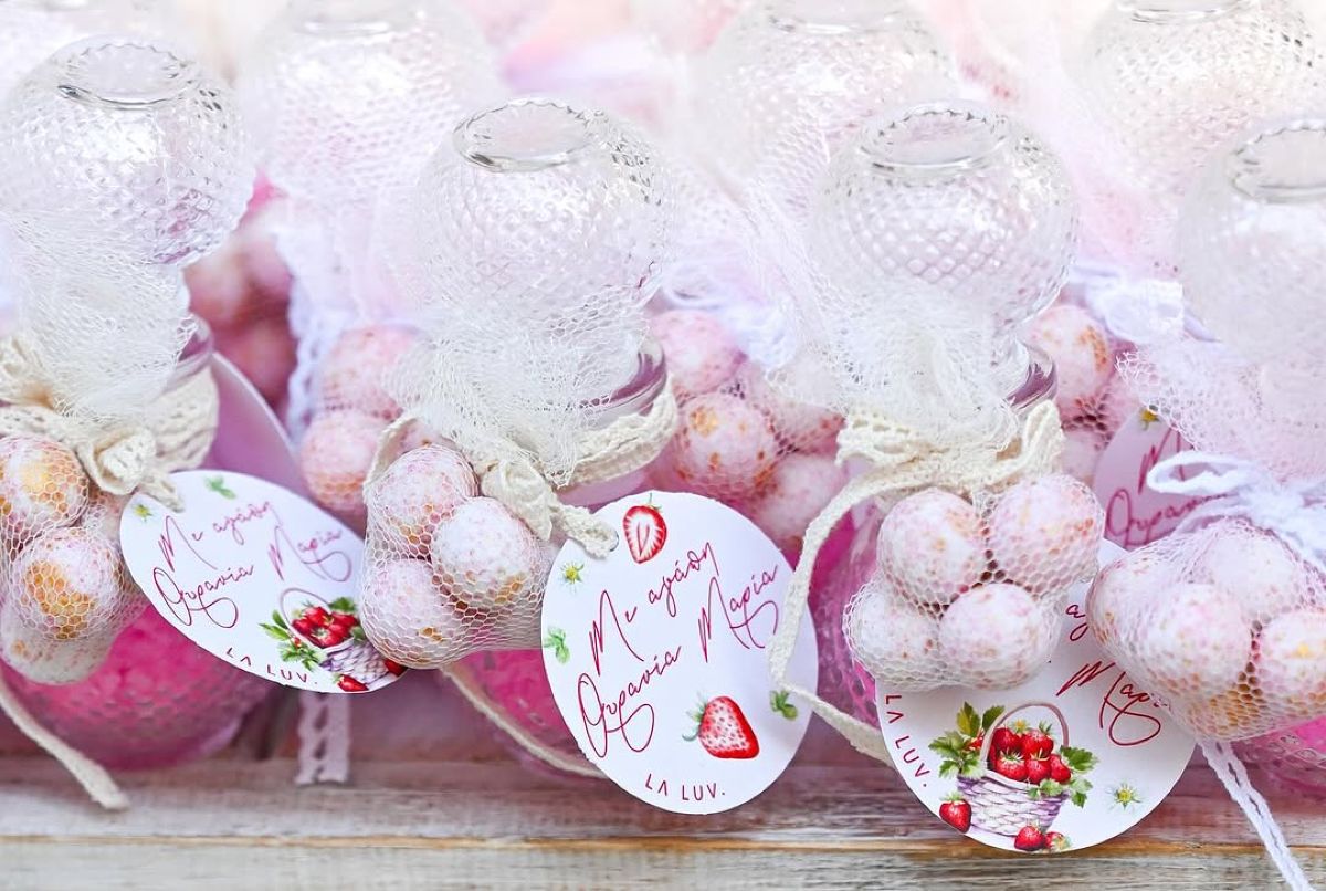 Γιώργος Αγγελόπουλος & Δήμητρα Βαμβακούση: Αδημοσίευτες φωτογραφίες από τη βάφτιση της κόρης τους