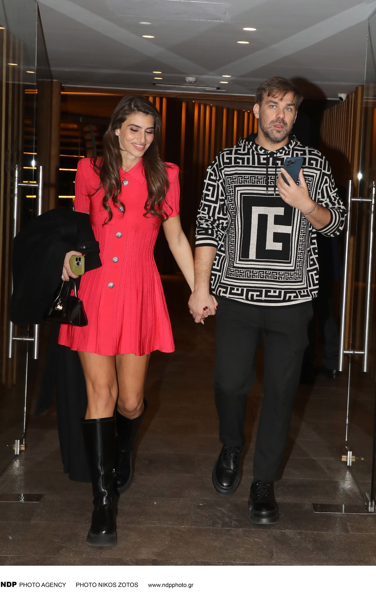 Γιώργος Σαμπάνης - Ιωάννα Σαρρή: Πρωινή έξοδος για το ζευγάρι - Τα χαμόγελα στην κάμερα (Φωτογραφίες)