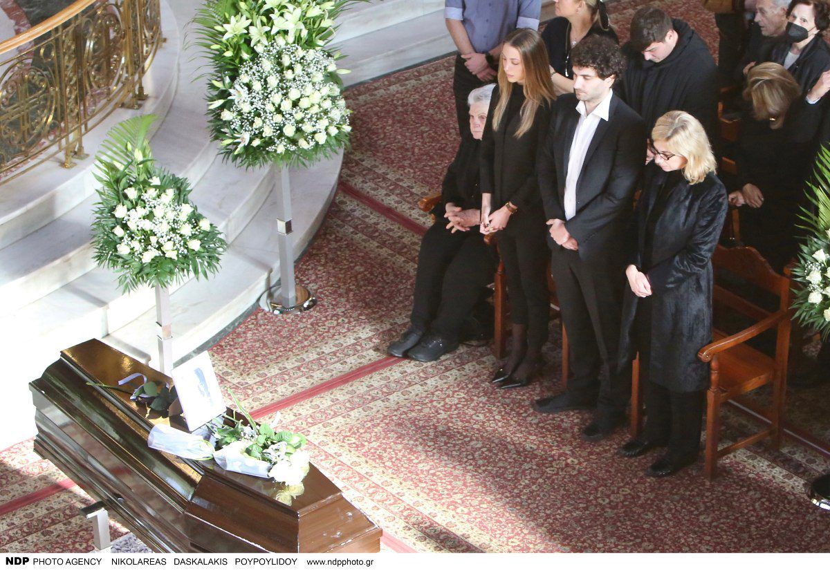 Κηδεία Κώστα Χαρδαβέλλα