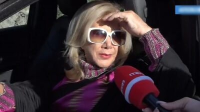 Η Λίτσα Πατέρα μιλάει στην κάμερα