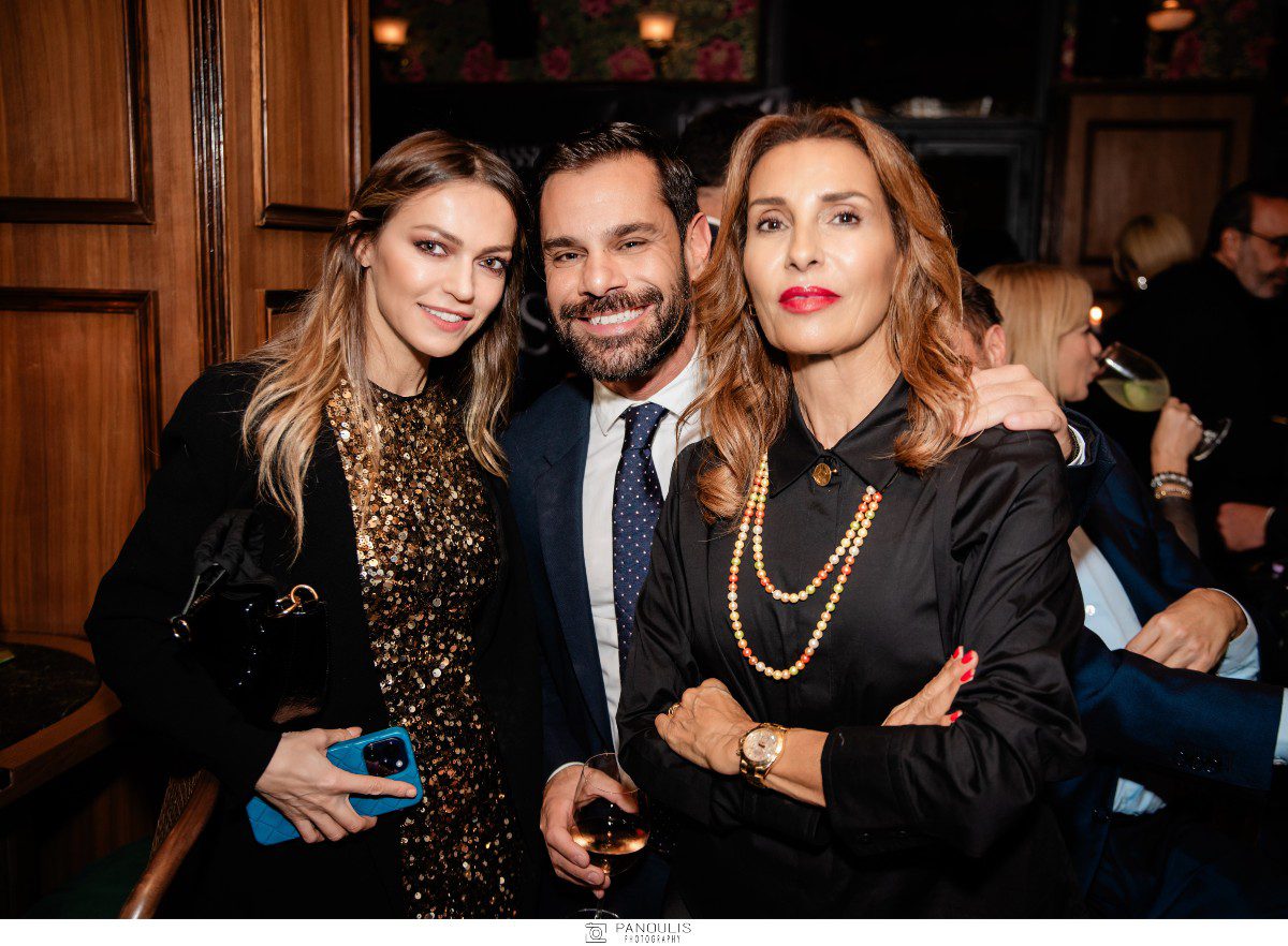 Αλεξανδρος Κασσανδρινός, Κατερίνα Θεοχάρη, Έλενα Βρεττού