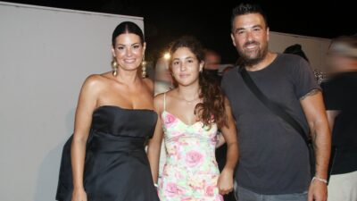 Ο Γιάννης Αϊβάζης και η Μαρία Κορινθίου με την κόρη τους Ισμήνη