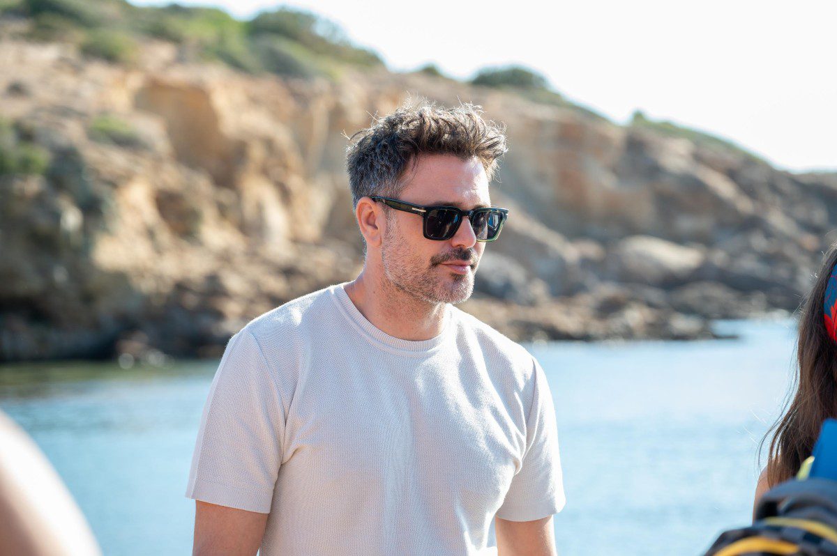 Ο Μιχάλης Λεβεντογιάννης στα γυρίσματα του Hotel Elvira