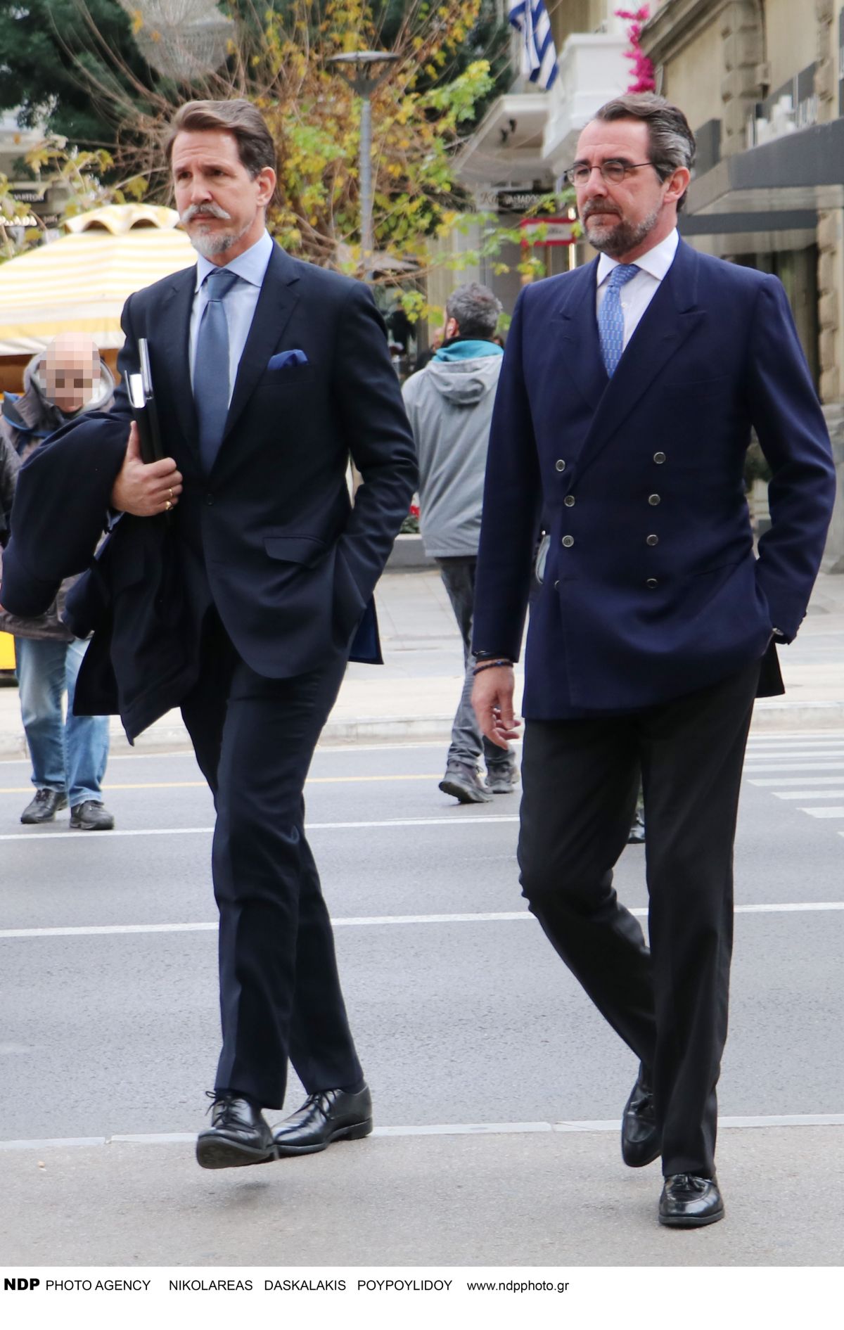 Ο Παύλος και ο Νικόλαος στο κέντρο της Αθήνας