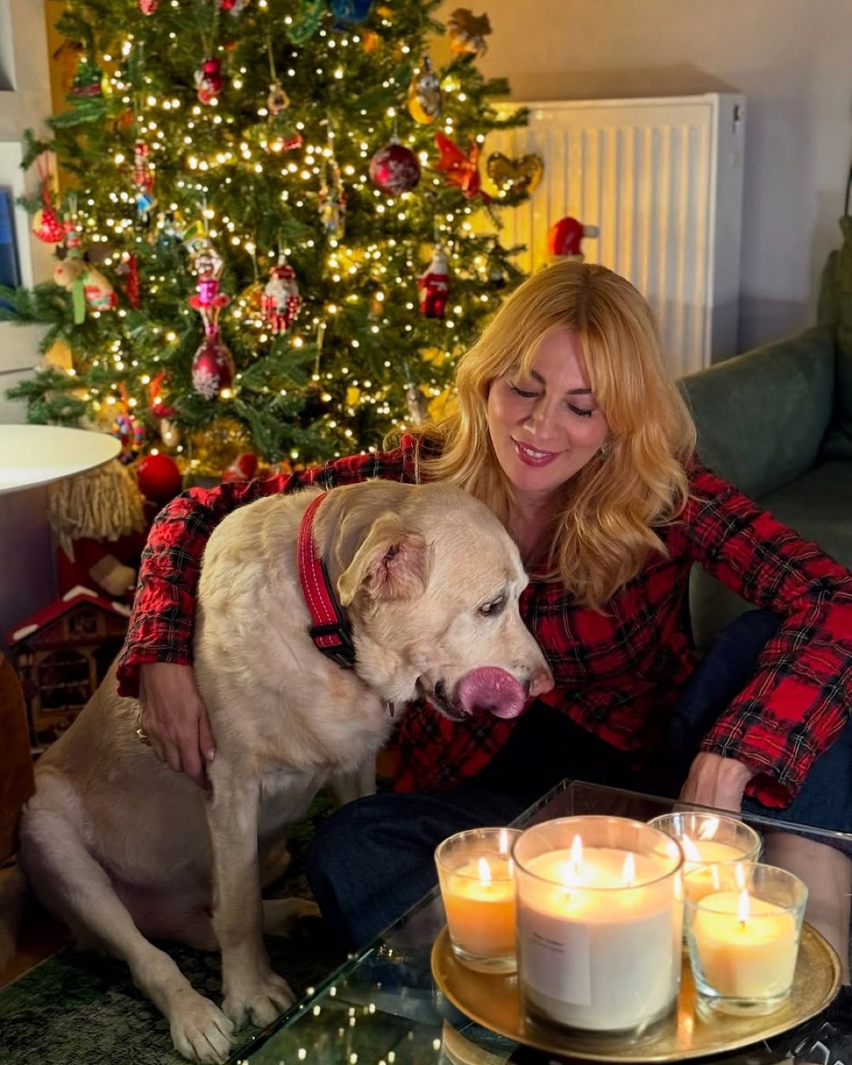 Στόλισε η Σμαράγδα Καρύδη