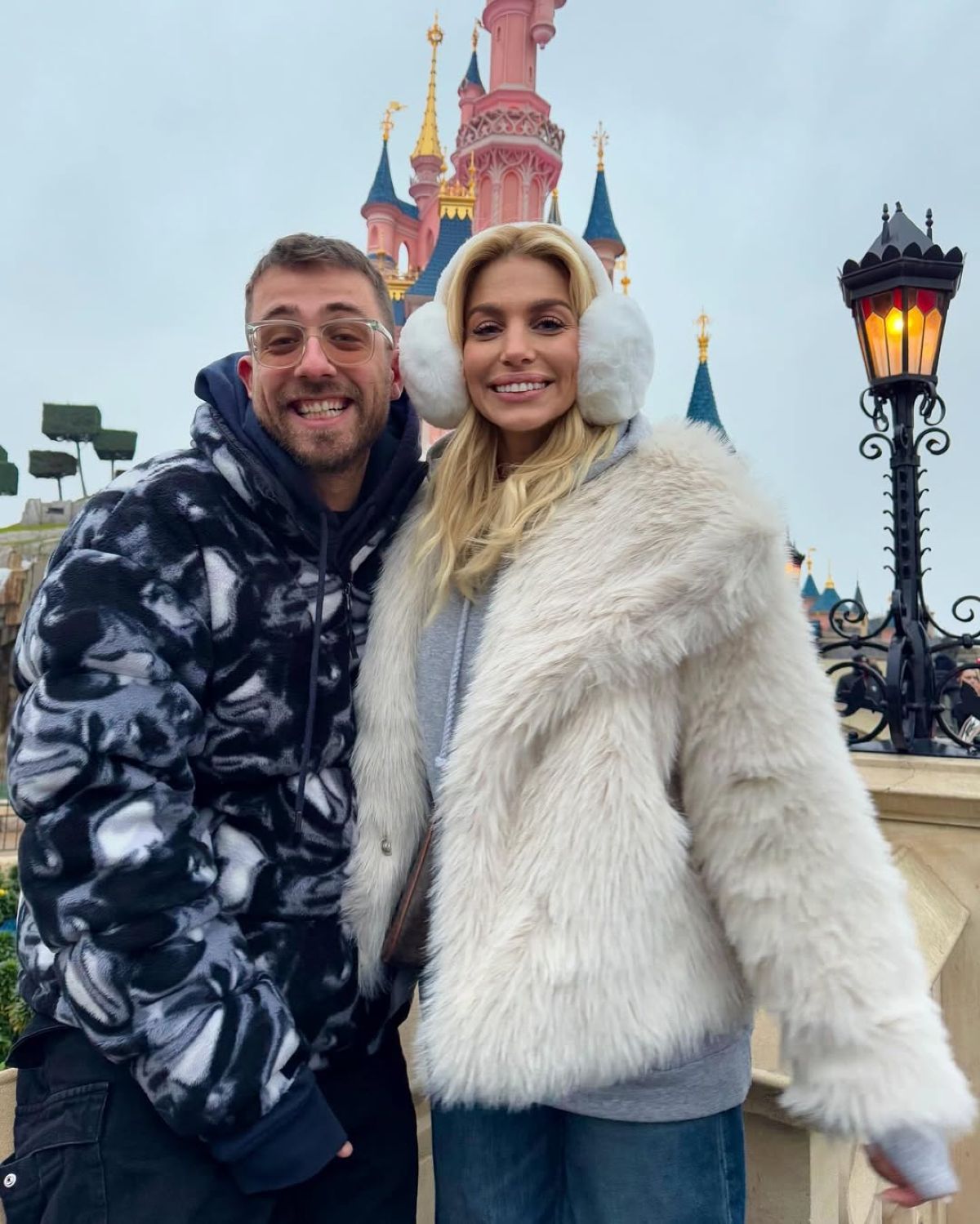 H Βάλια Χατζηθεοδώρου στην Disneyland