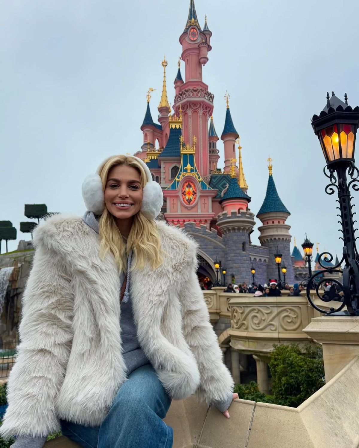 H Βάλια Χατζηθεοδώρου στην Disneyland