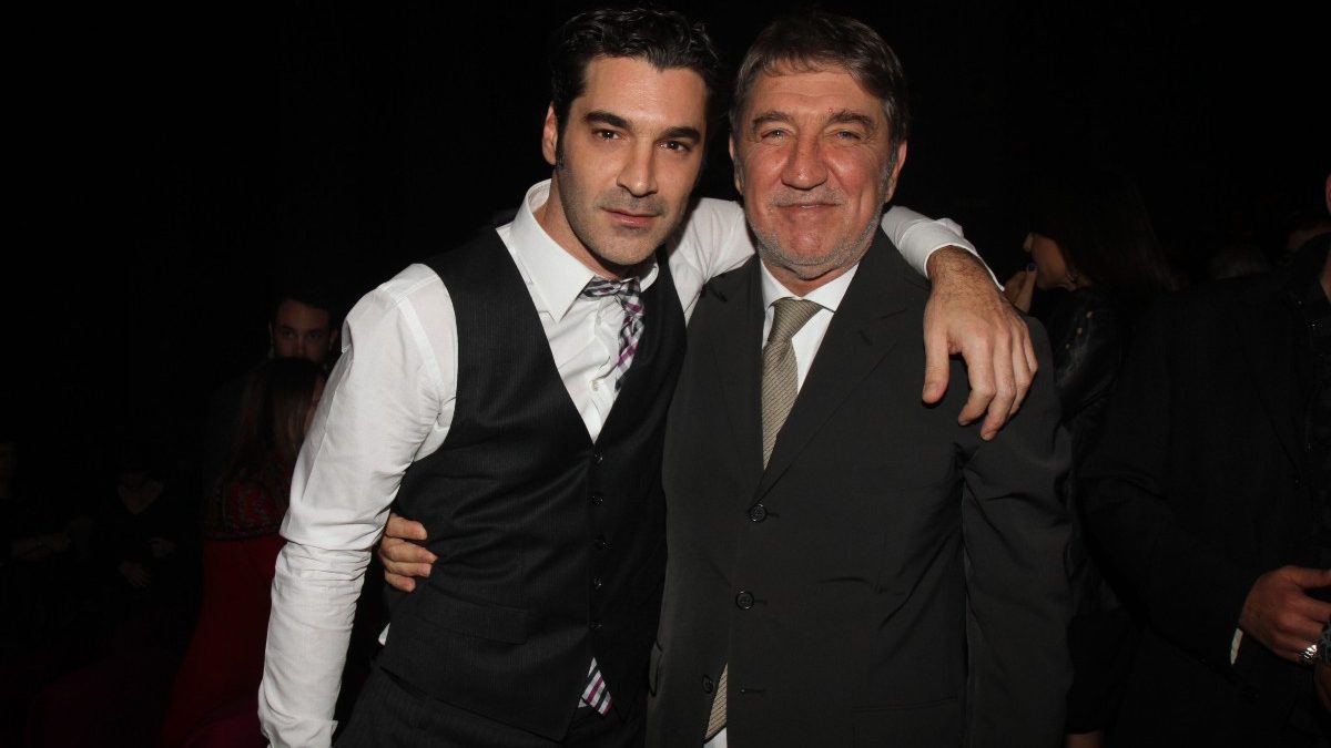 O Χριστόφορος Παπακαλιάτης με τον πατέρα του