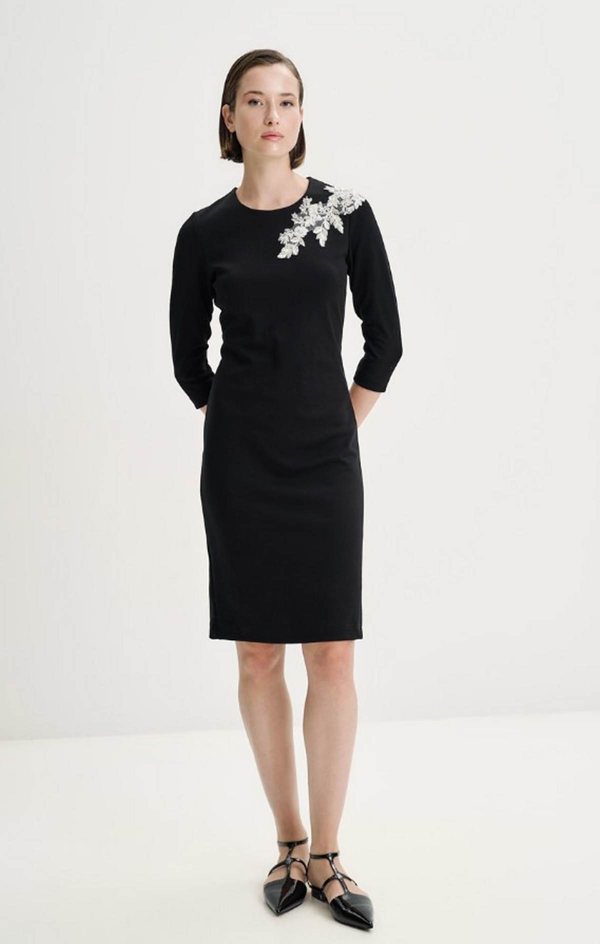 μικρό μαύρο φόρεμα με κέντημα alexander & jacob