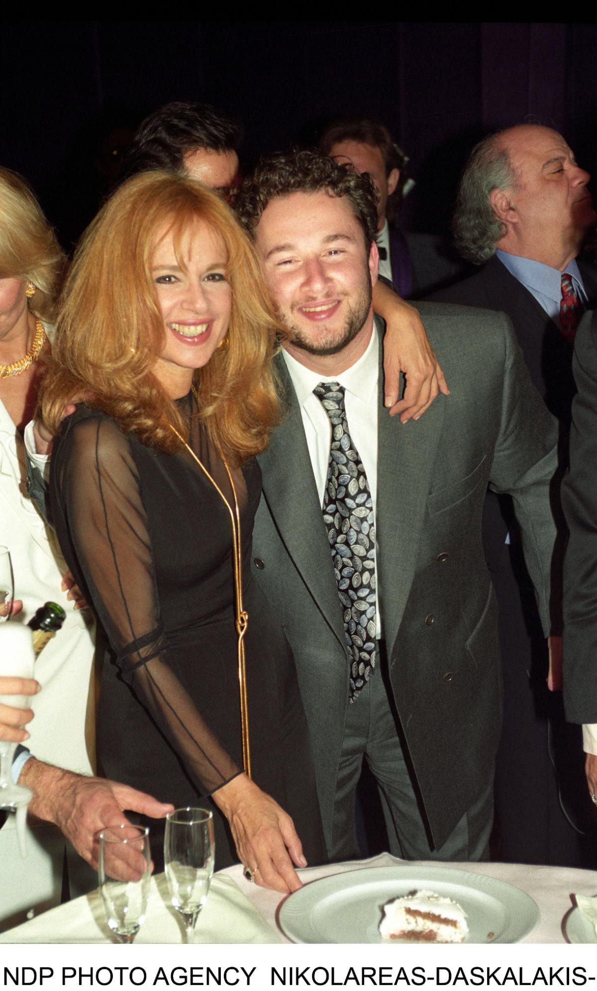 Η Αλίκη Βουγιουκλάκη με τον γιο της