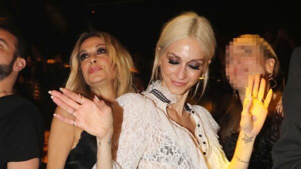 Η Άννα Βίσση και η Σοφία Καρβέλα σε βραδινή τους έξοδο