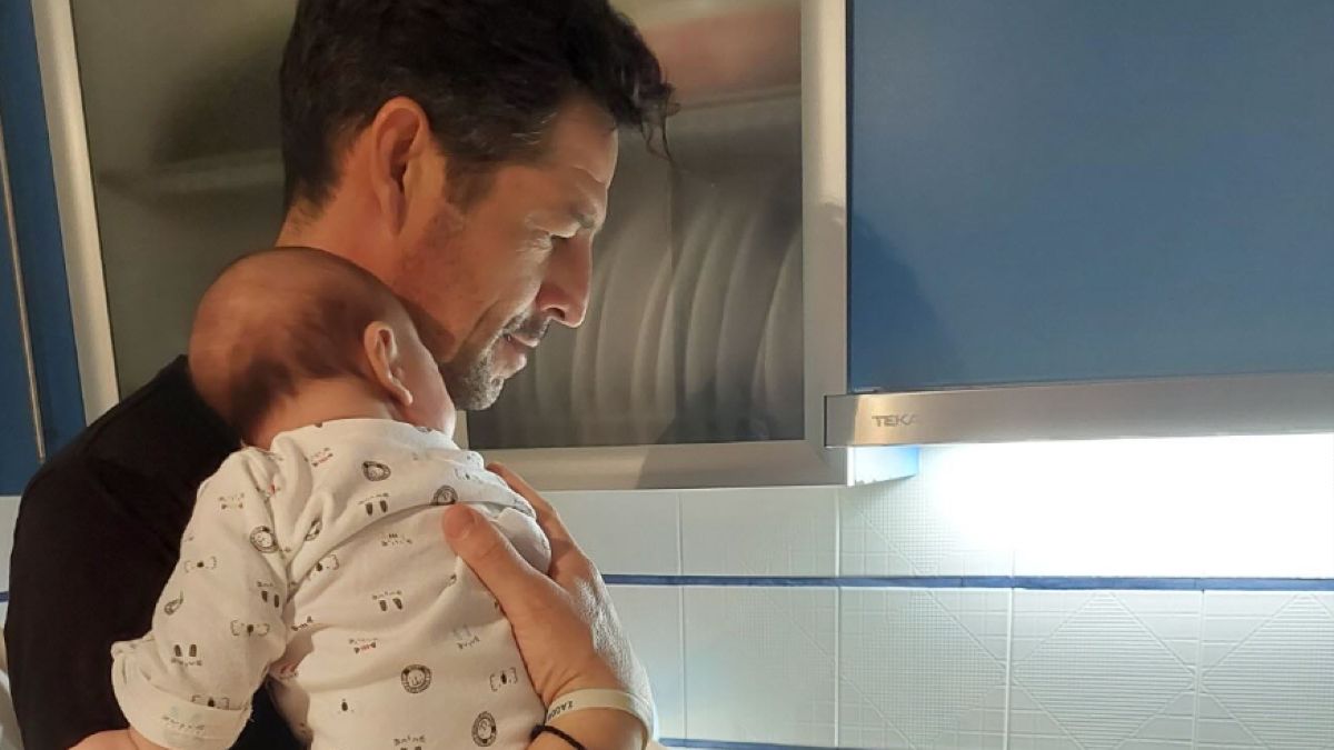 Ο Απόστολος Ρουβάς με τον γιο του στο Instagram.