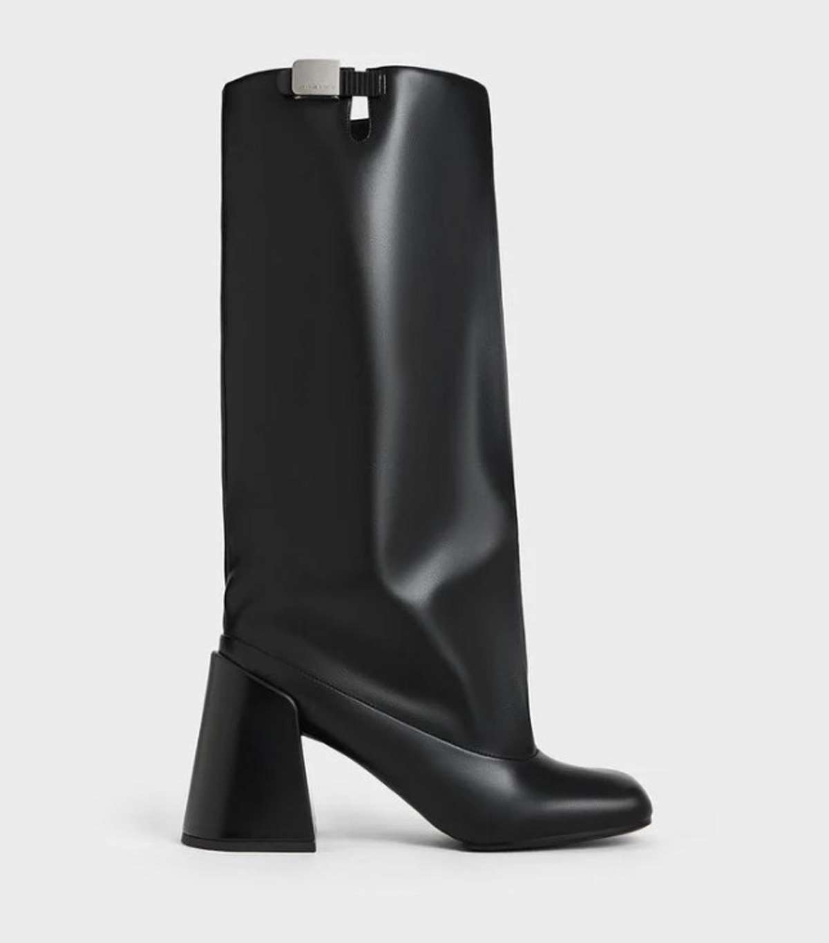 μαύρες μπότες με χοντρό τακούνι