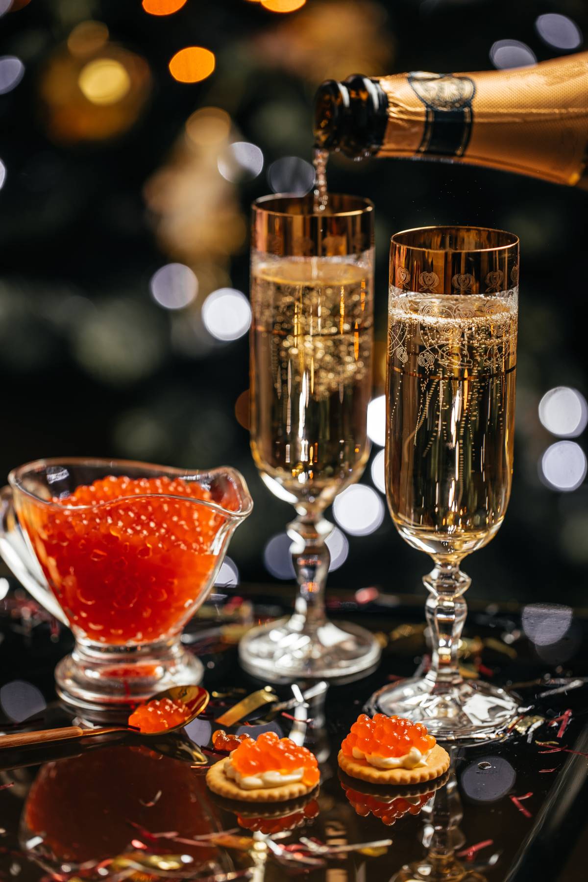 Σαμπάνια με χαβιάρι τα Χριστούγεννα