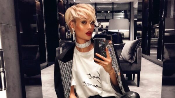 Τέλειες μπότες με κρύσταλλα για τις γιορτές