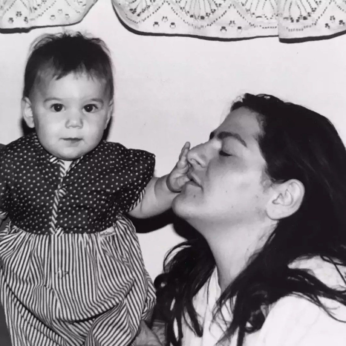 Η Δανάη Μπάρκα με την μαμά της