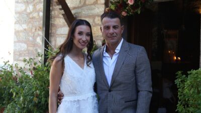 Η Δήμητρα Βαμβακούση και ο Γιώργος Αγγελόπουλος στην βάπτιση της κόρης τους.