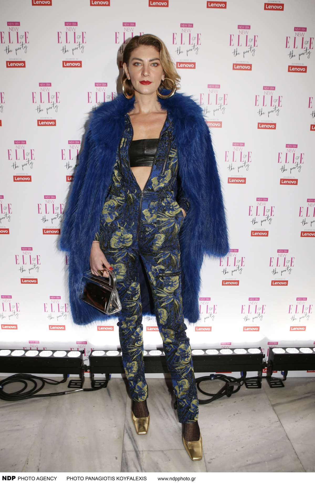 Η Υβόννη Ντόστα σε έξοδό της