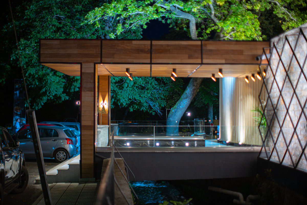 Ο πολυχώρος Καταρράκτες με εξαιρετική θέα