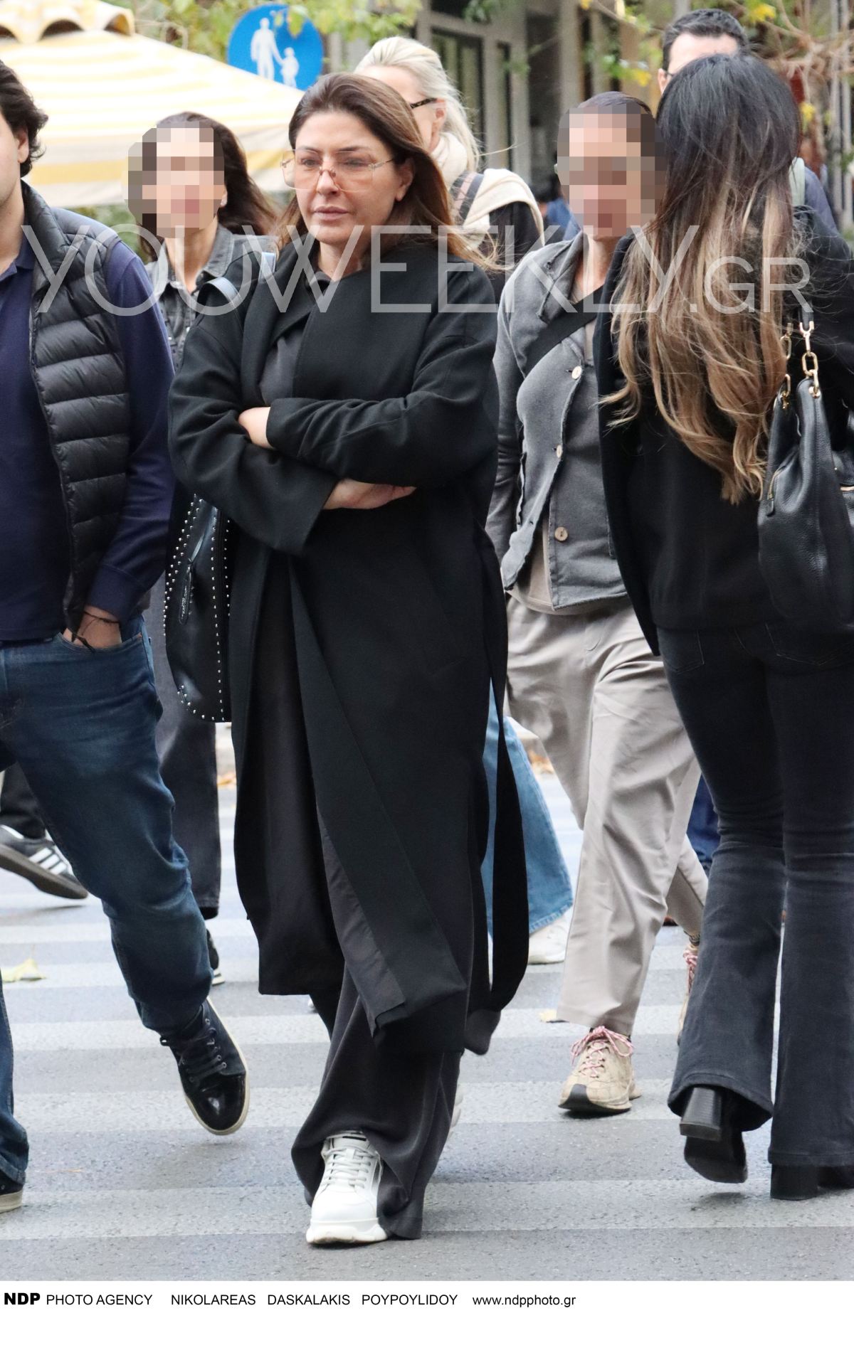 Η Έλενα Παπαρίζου στο κέντρο της Αθήνας